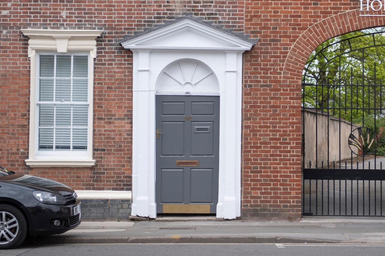 Beautiful Mews House In A Georgian Listed Building Close To The A38 Burton-upon-Trent Esterno foto